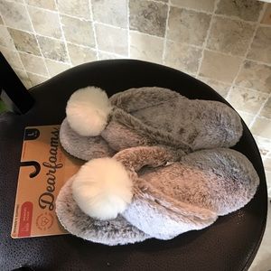 The softest Dearfoams slippers!